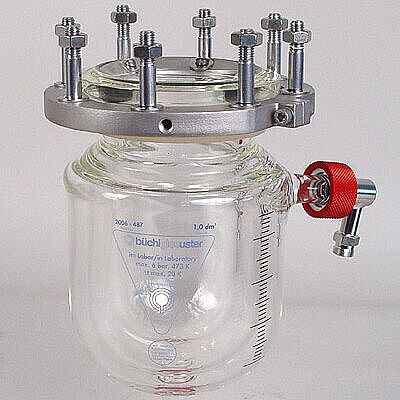 Type 1I glass pressure reactor with vacuum insulation jacket