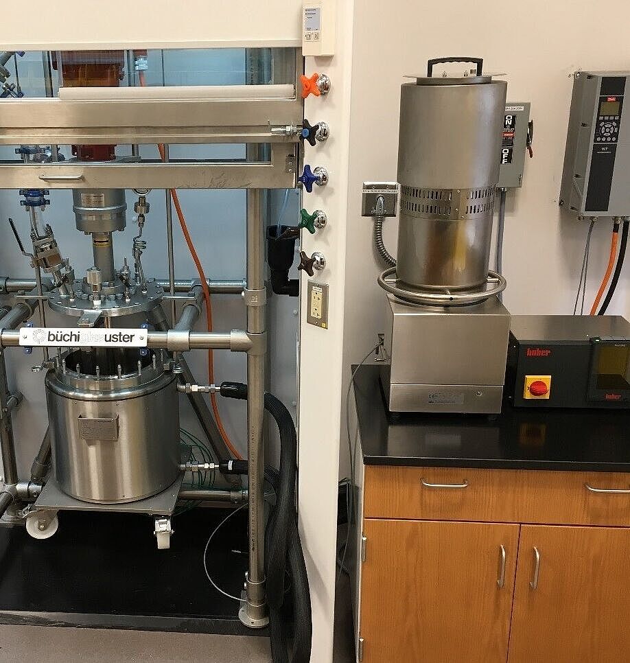 Polycondensation reactor for scale-up research and process development 