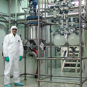 API reactor with protective glass coating