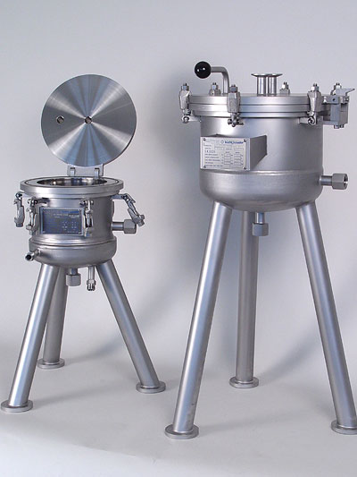 Jacketed pressure filter with heating